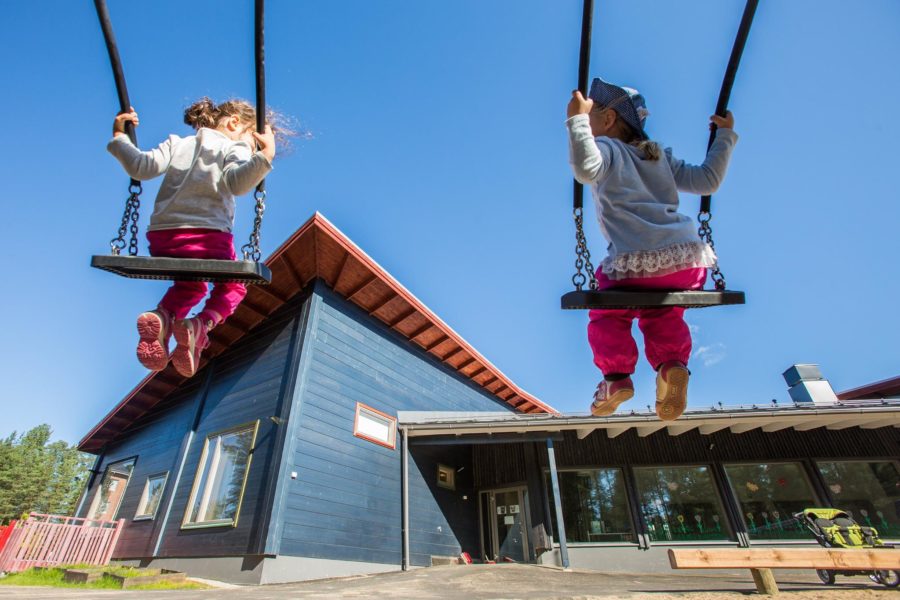 hiirulaisenkuja-children-swings.jpg