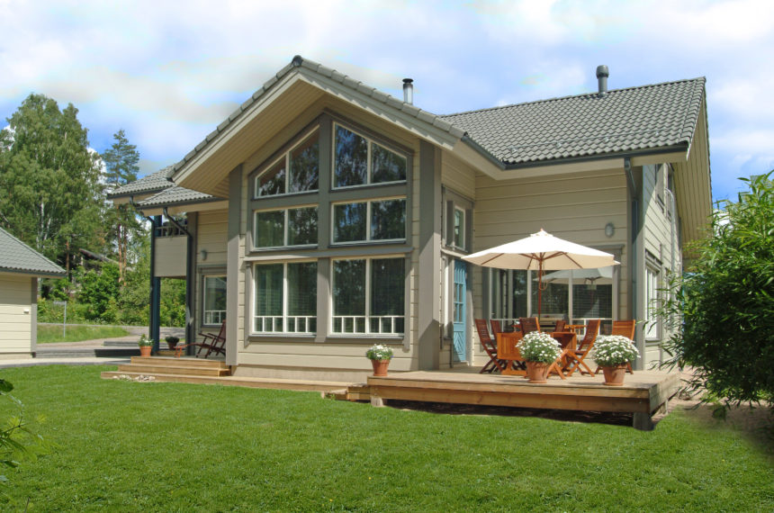 Honka Serenata is a popular design with high ceilings and wonderfully light-filled living room.