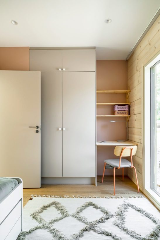 Honka - Gentle wood and pastel colours – this is the modern log home of Juuso and his family
