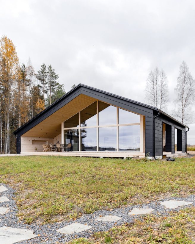Modern log cabin for an active family – this is the holiday house of Hanna, Johannes and the children