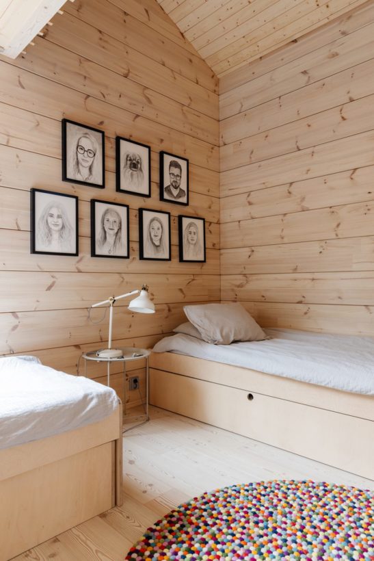 Modern log cabin for an active family – this is the holiday house of Hanna, Johannes and the children