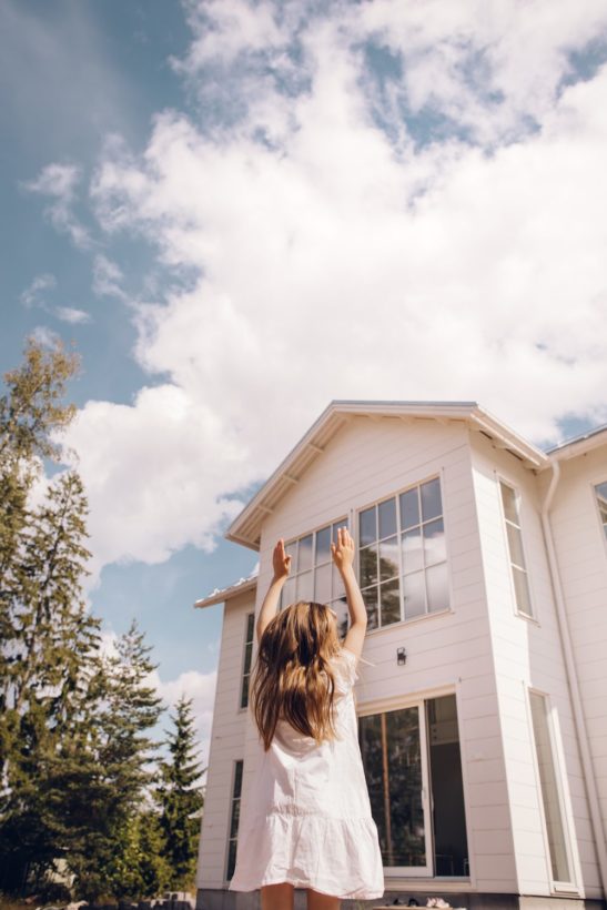 Six months living in a log house, how does it feel? Get inspired by Kaisa's log home.