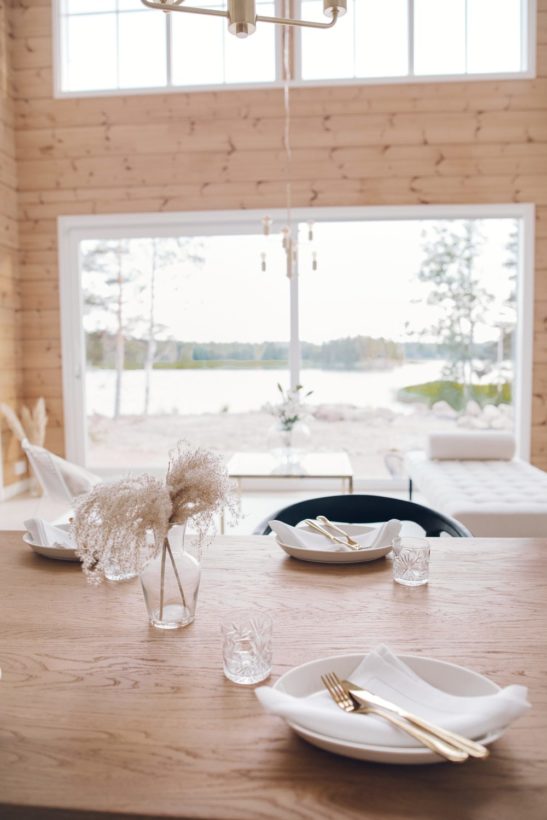 Six months living in a log house, how does it feel? Get inspired by Kaisa's log home.