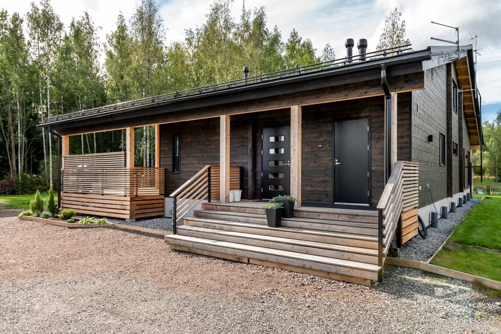 Modern Honka log home in Finland, Lindawilhelminaa, Honka Tribe