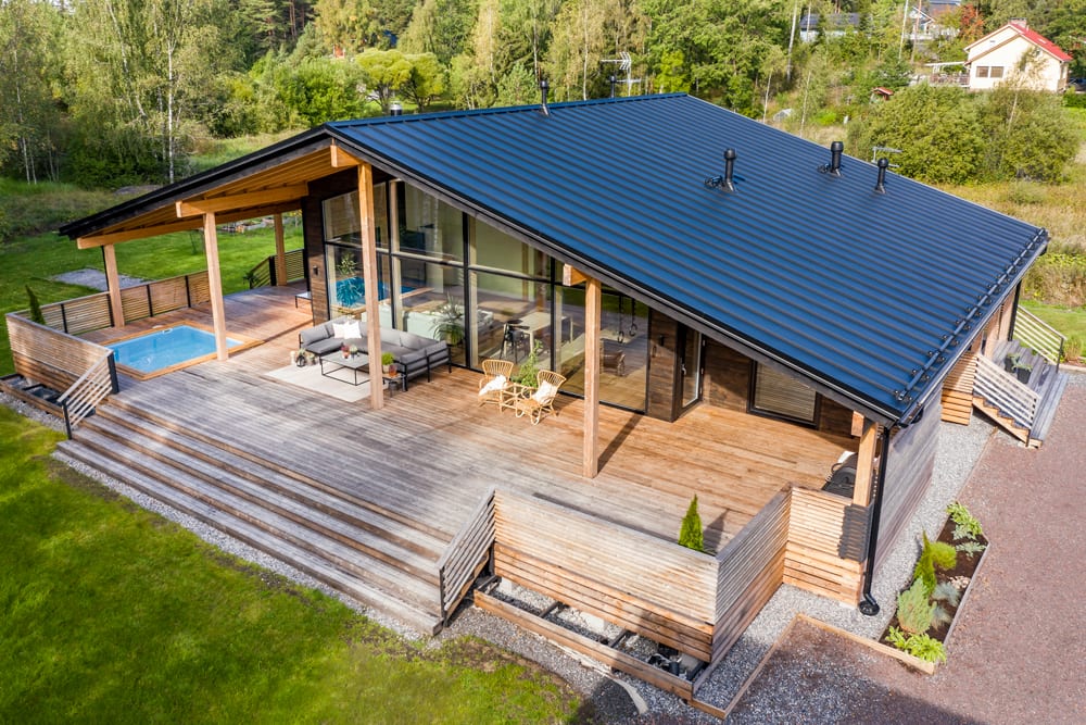 Modern Honka log home in Finland, Lindawilhelminaa, Honka Tribe