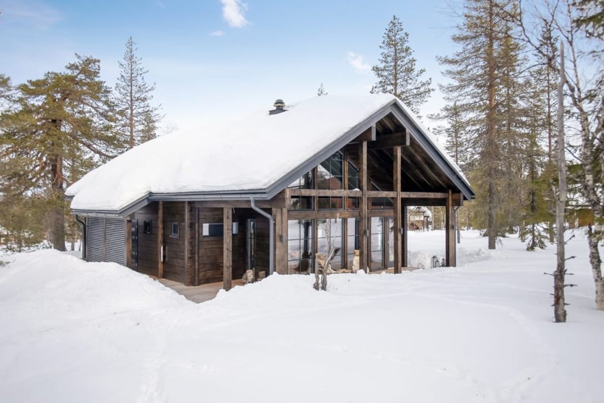 Breathing is easy in the atmospheric Honka log cabin home loved by Ellinor and Adrian