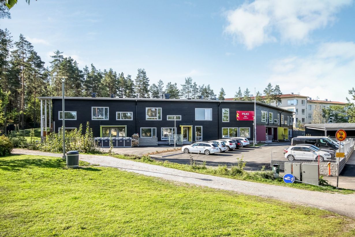 Honkarakenne: Pilke daycare centre Siru - The biggest log daycare centre in Finland