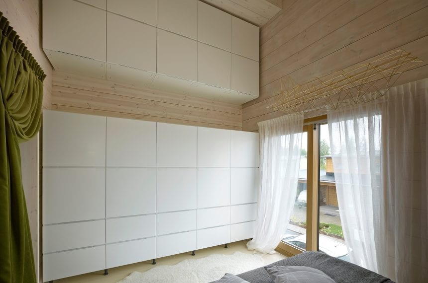 Savukvartsi-log-home-bedroom1